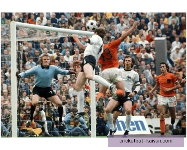 贝肯鲍尔防守风格分析：现代足球中的标杆与影响