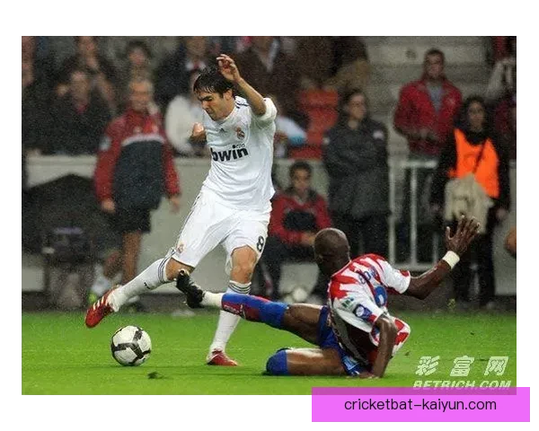 劳尔射门方式解析：技术特点与实战表现准